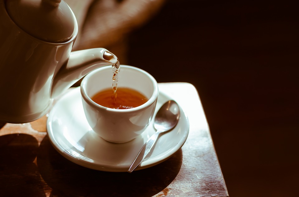Different Ways to Decaffeinate Tea